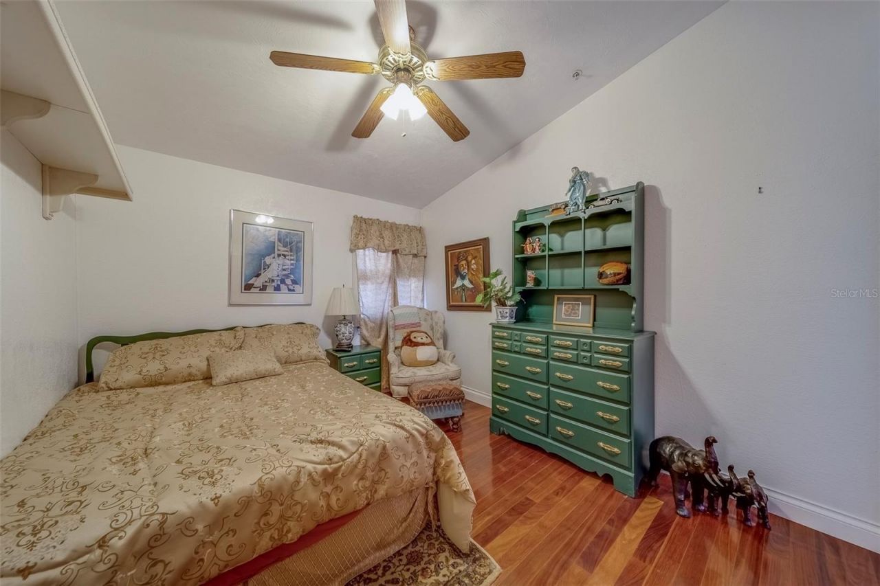 17606 Lee Avenue, Redington Shores, FL 33708 Photo