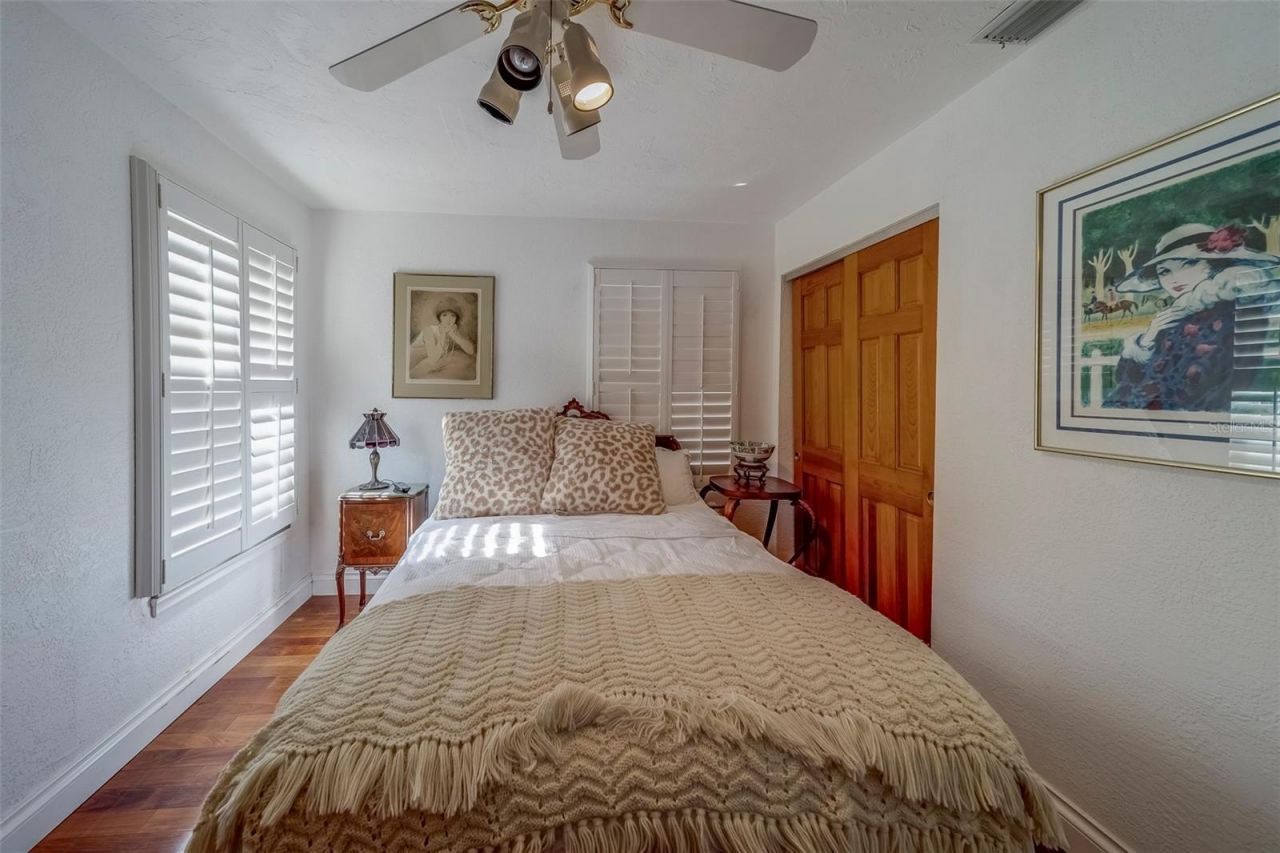 17606 Lee Avenue, Redington Shores, FL 33708 Photo