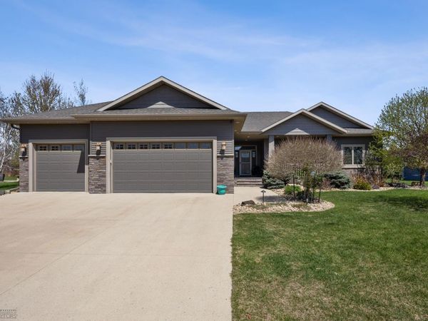 6048 27th Street S, Fargo, ND 58104