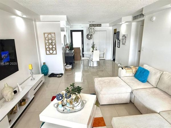 301 Golden Isles Dr, Unit 203, Hallandale Beach, FL 33009