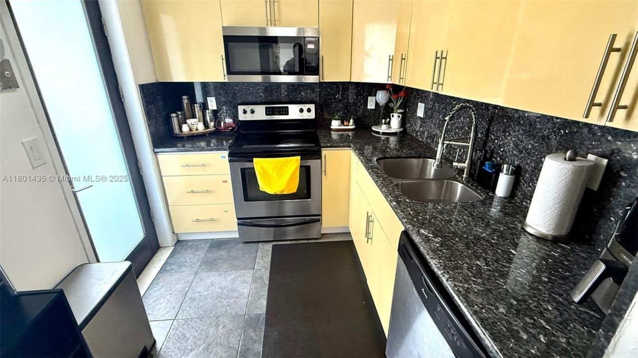 301 Golden Isles Dr, Unit 203, Hallandale Beach, FL 33009 Photo