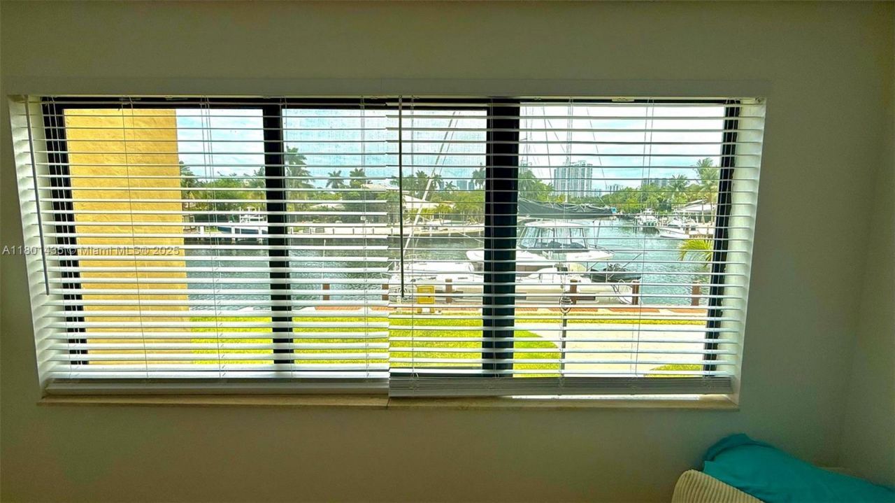 301 Golden Isles Dr, Unit 203, Hallandale Beach, FL 33009 Photo