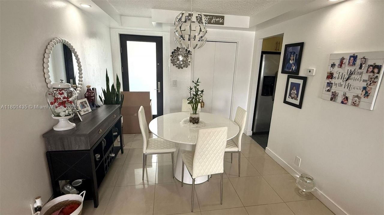 301 Golden Isles Dr, Unit 203, Hallandale Beach, FL 33009 Photo