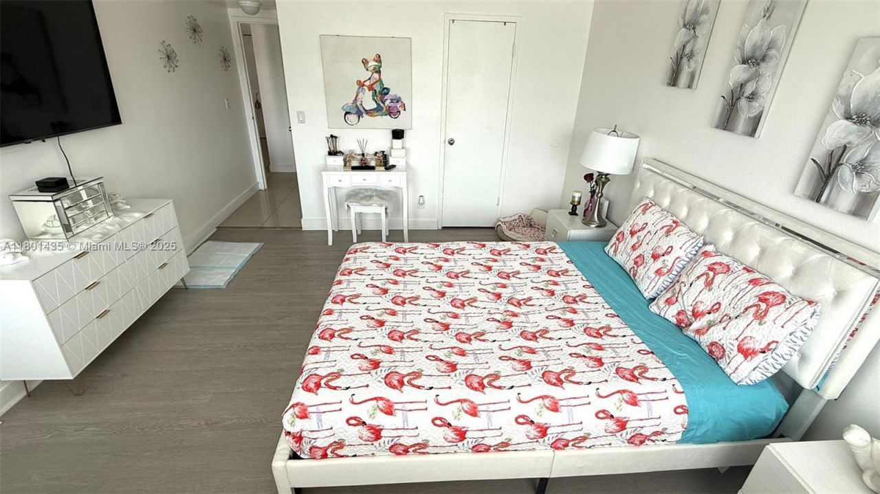 301 Golden Isles Dr, Unit 203, Hallandale Beach, FL 33009 Photo