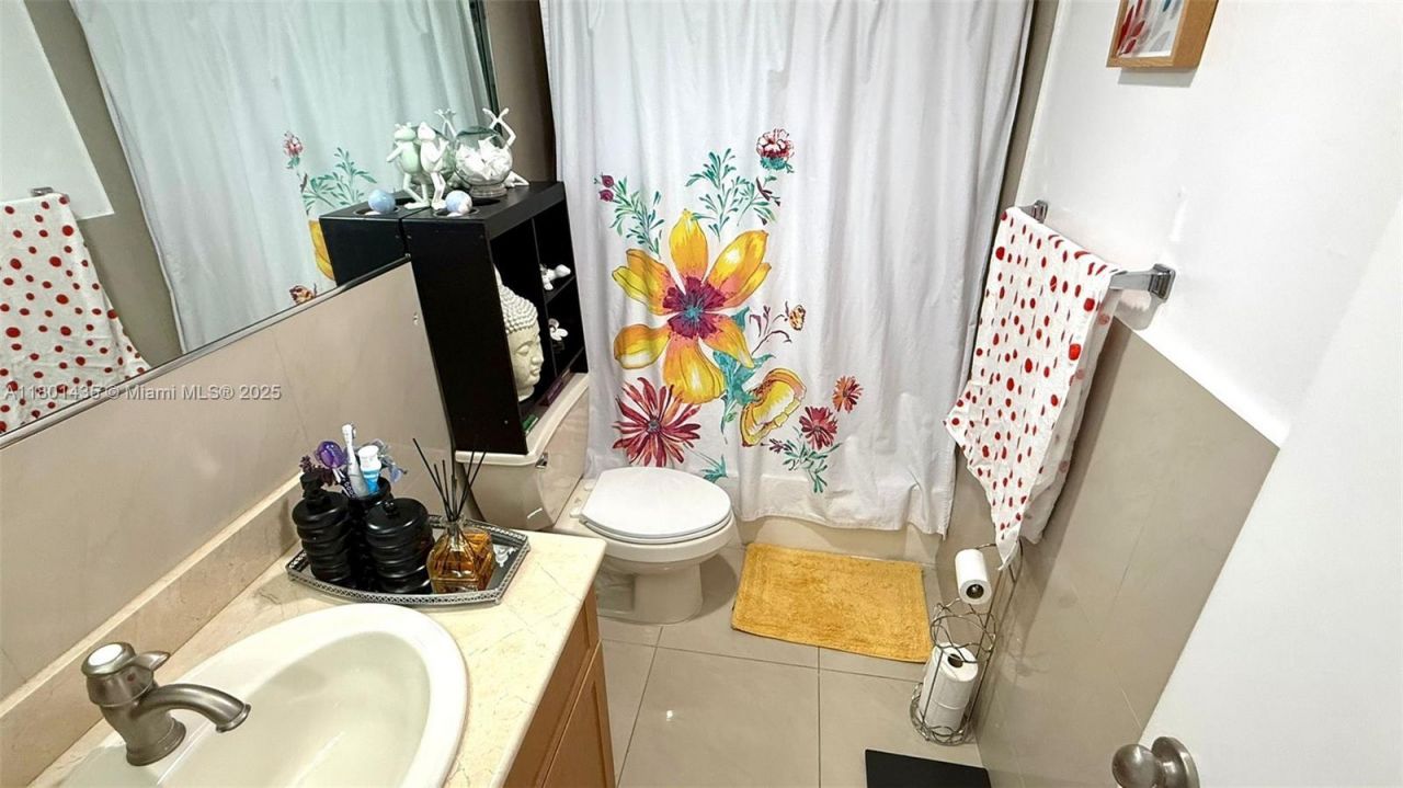 301 Golden Isles Dr, Unit 203, Hallandale Beach, FL 33009 Photo