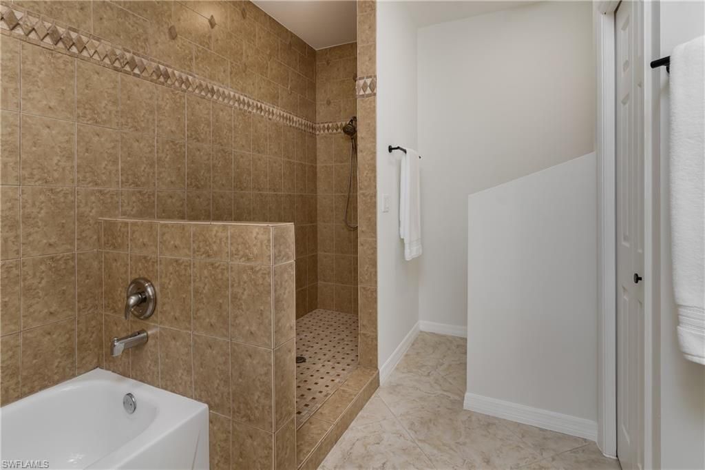 4120 Bayhead Dr, Unit 306, Bonita Springs, FL 34134 Photo