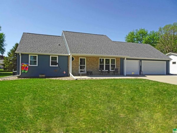 515 Sunrise Avenue, Sanborn, IA 00000