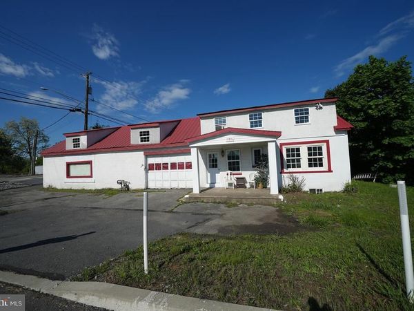 5806 POTTSVILLE PIKE, LEESPORT, PA 19533