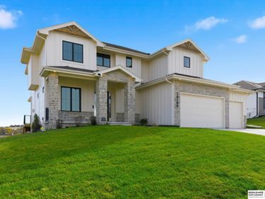 10109 Laramie Street, Papillion, NE 68046