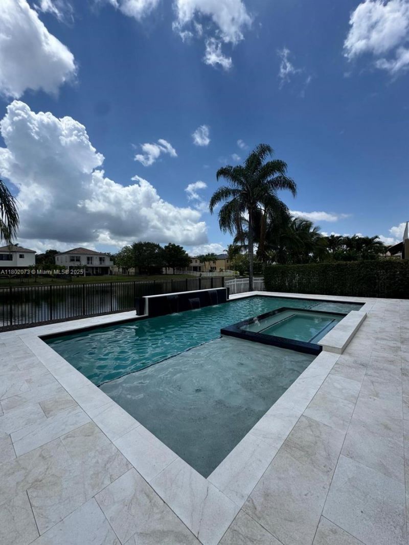 Established Fully License And Insured Pool/spa Bus, Kendall, FL 33186 Photo