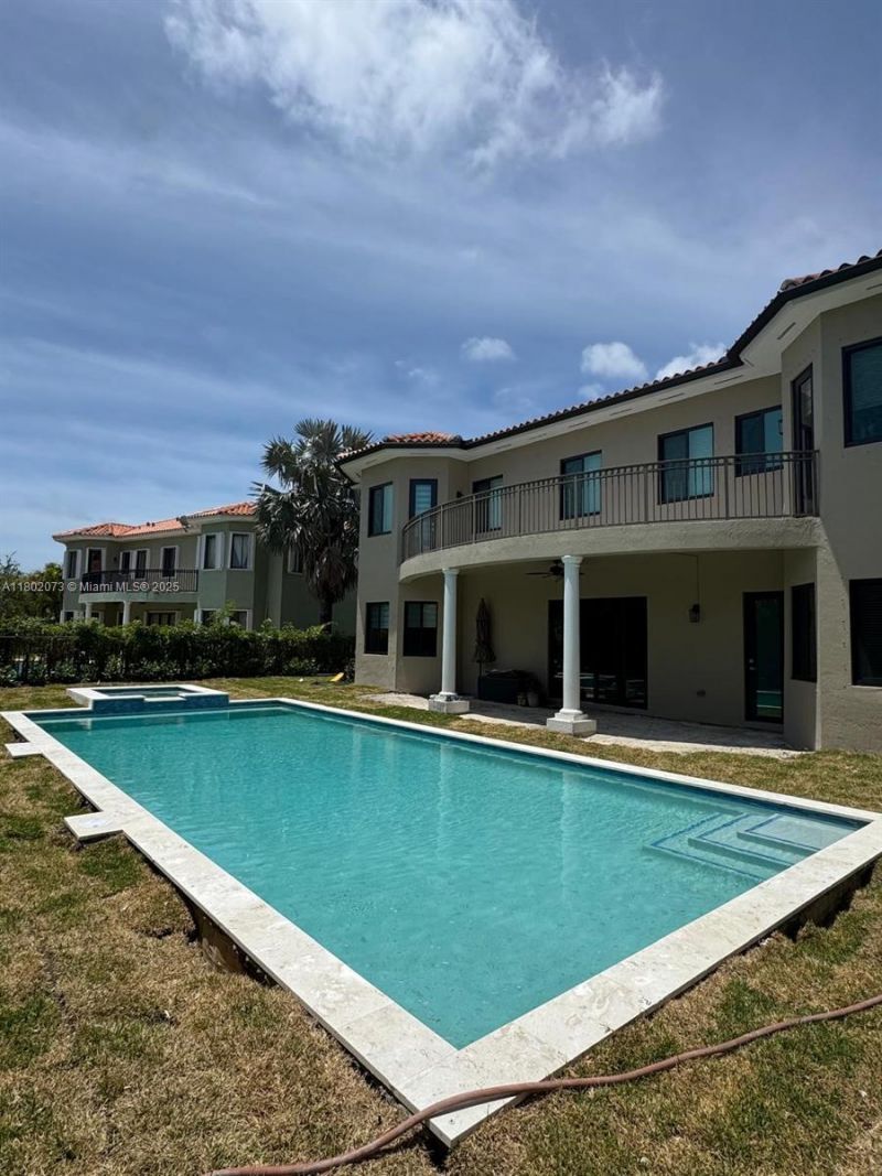 Established Fully License And Insured Pool/spa Bus, Kendall, FL 33186 Photo