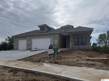 11723 Cove Hollow Drive, Papillion, NE 68046