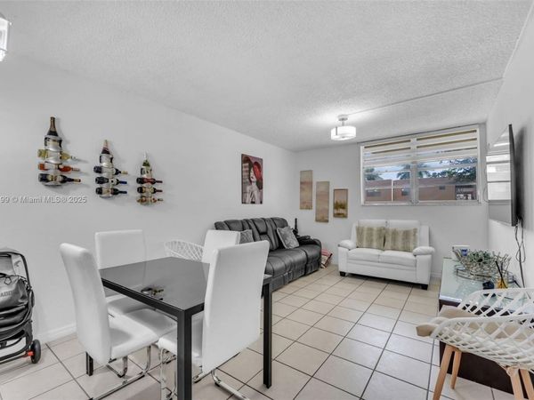 4550 NW 9th St, Unit 106E, Miami, FL 33126