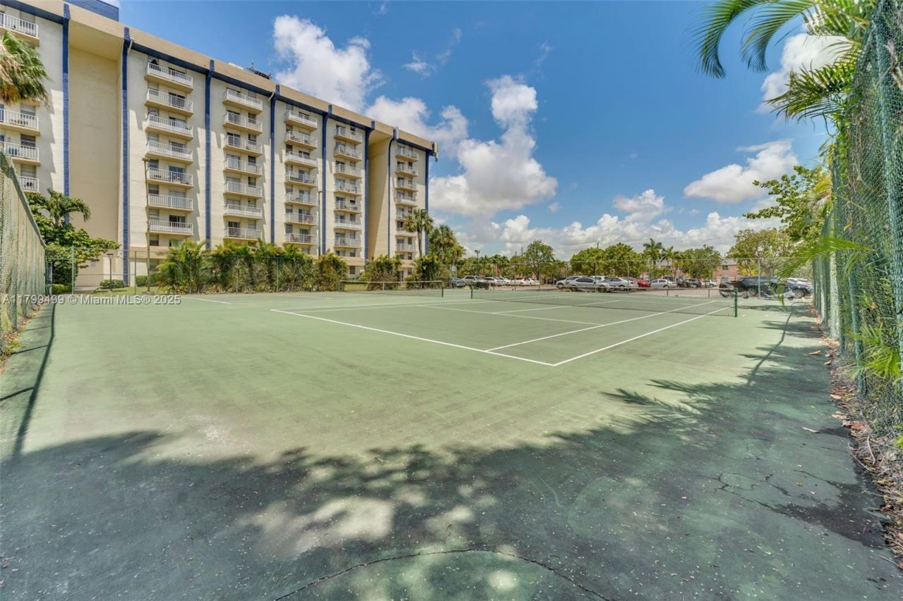 4550 NW 9th St, Unit 106E, Miami, FL 33126 Photo
