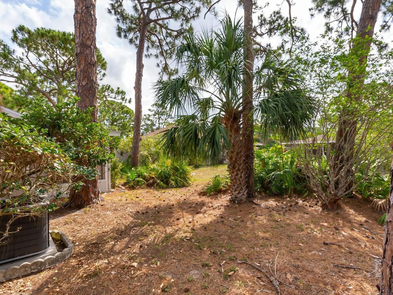 635 N Jefferson Avenue, Unit 635, Sarasota, FL 34237 Photo