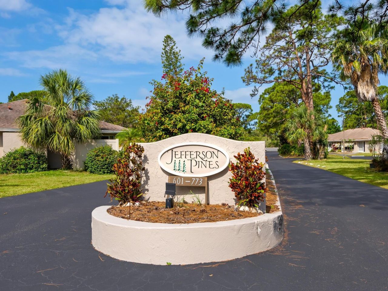 635 N Jefferson Avenue, Unit 635, Sarasota, FL 34237 Photo