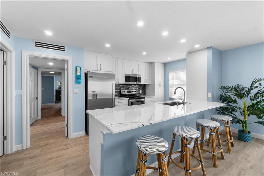 3483 Gulf Shore Blvd N, Unit 604, Naples, FL 34103 Photo