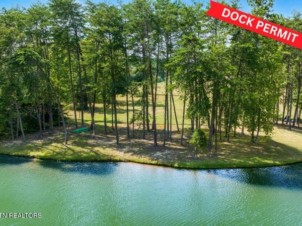 946 Bay Creek Drive, Vonore, TN 37885