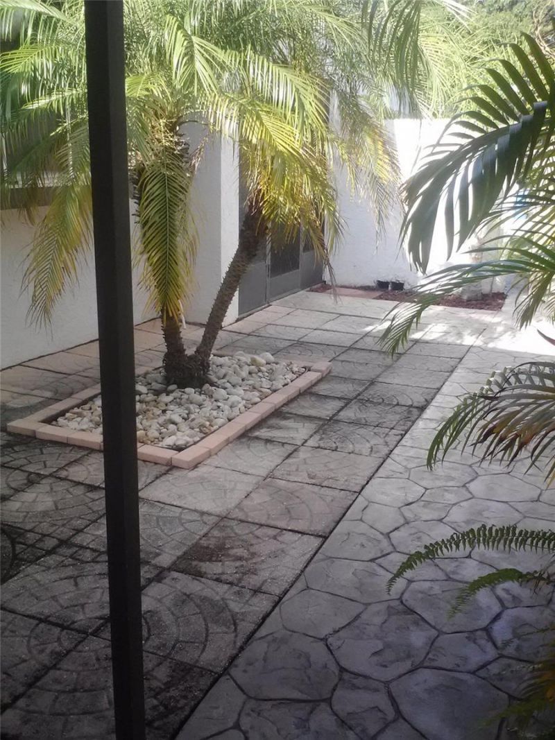 2011 N 61st Street, Tampa, FL 33619 Photo