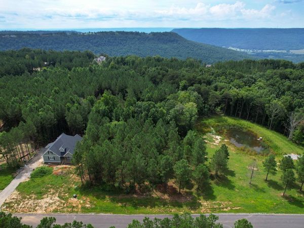 186 Boone Pass, Sequatchie, TN 37374