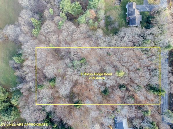 8 Rocky Ridge Road, Amsterdam, NY 12010