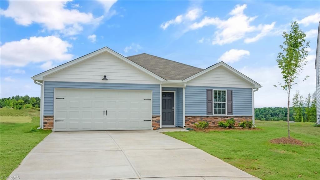 4588 Red Oak Drive, Trinity, NC 27370 Main Photo