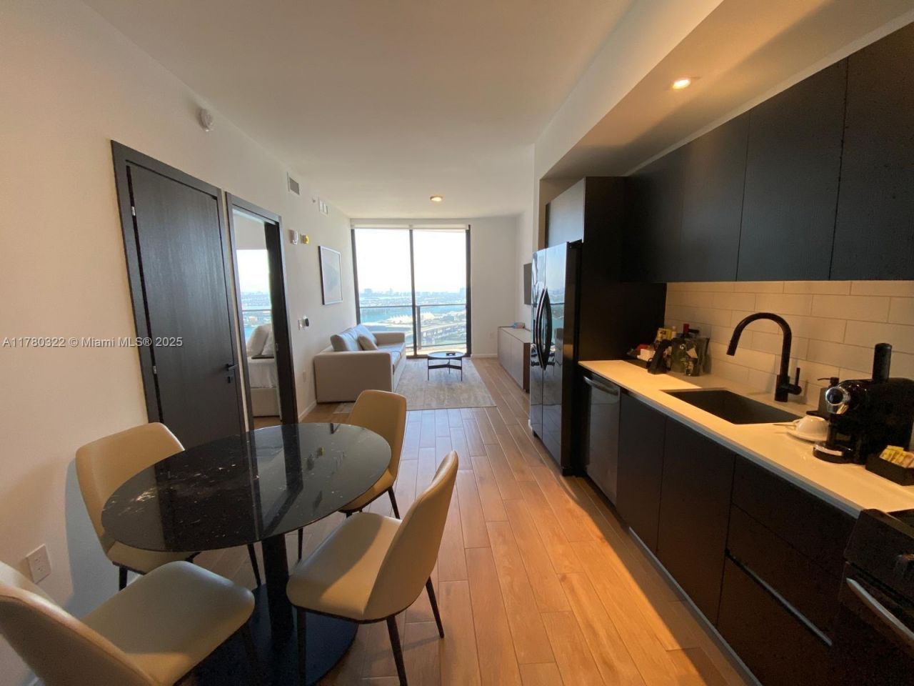 398 NE 5th St, Unit 2910, Miami, FL 33132 Photo