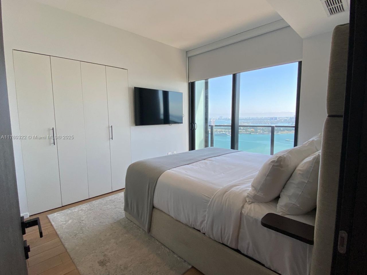 398 NE 5th St, Unit 2910, Miami, FL 33132 Photo