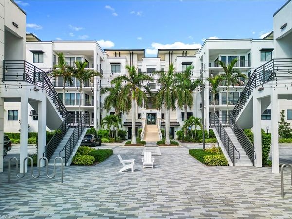 1125 Central AVE, Unit 462, NAPLES, FL 34102
