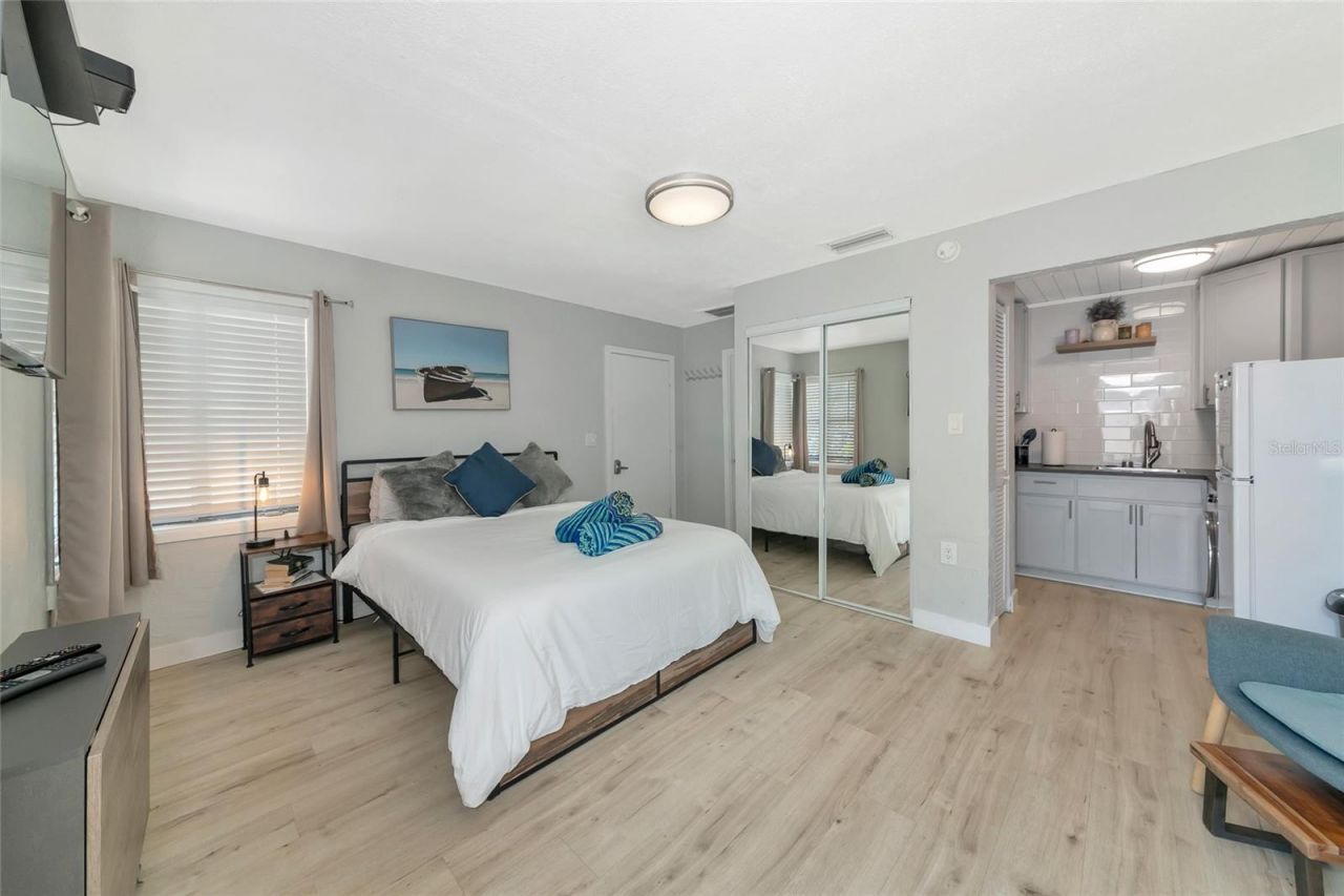 170 Roosevelt Drive, Unit 2, Sarasota, FL 34236 Photo