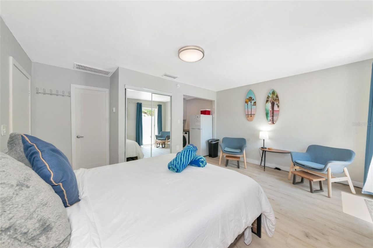 170 Roosevelt Drive, Unit 2, Sarasota, FL 34236 Photo