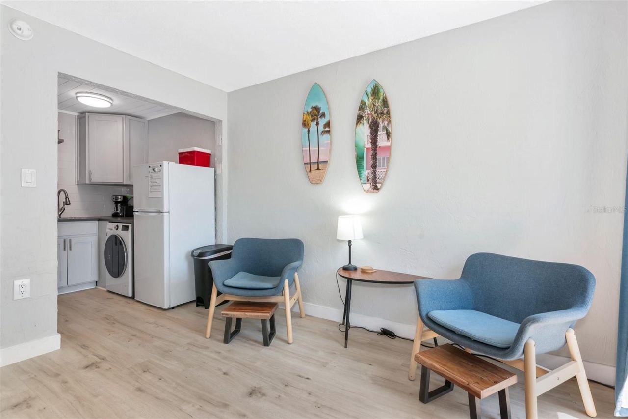 170 Roosevelt Drive, Unit 2, Sarasota, FL 34236 Photo