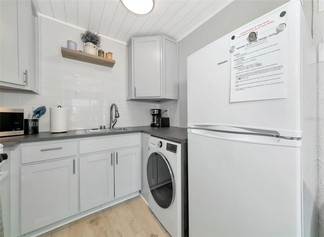 170 Roosevelt Drive, Unit 2, Sarasota, FL 34236 Photo