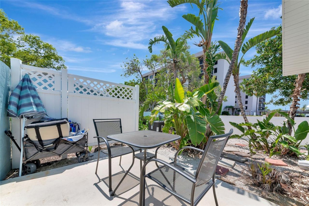 170 Roosevelt Drive, Unit 2, Sarasota, FL 34236 Photo