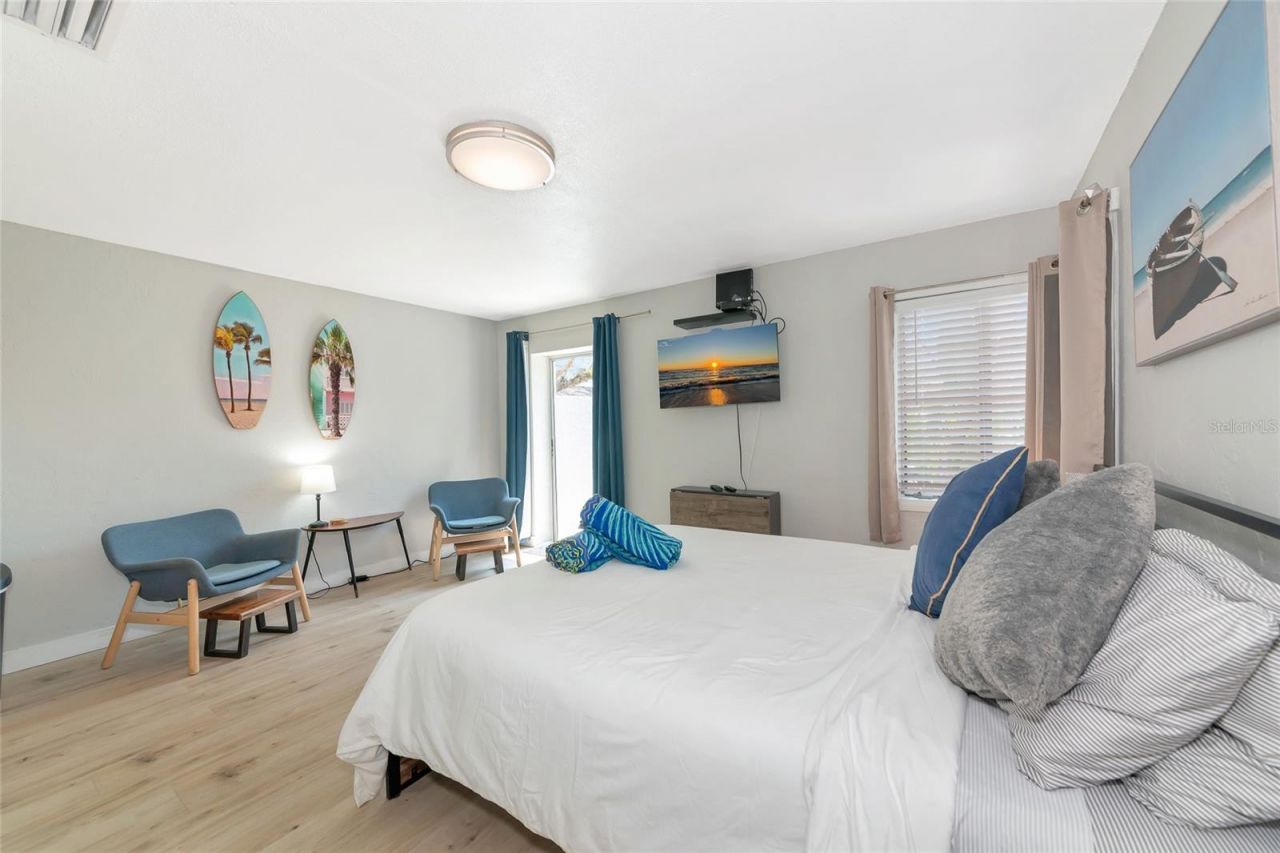 170 Roosevelt Drive, Unit 2, Sarasota, FL 34236 Photo