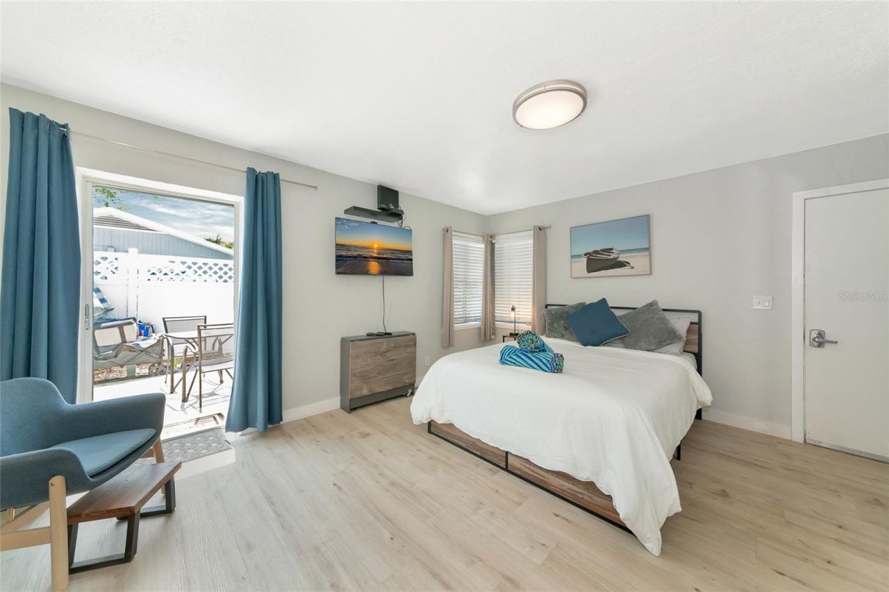 170 Roosevelt Drive, Unit 2, Sarasota, FL 34236 Photo