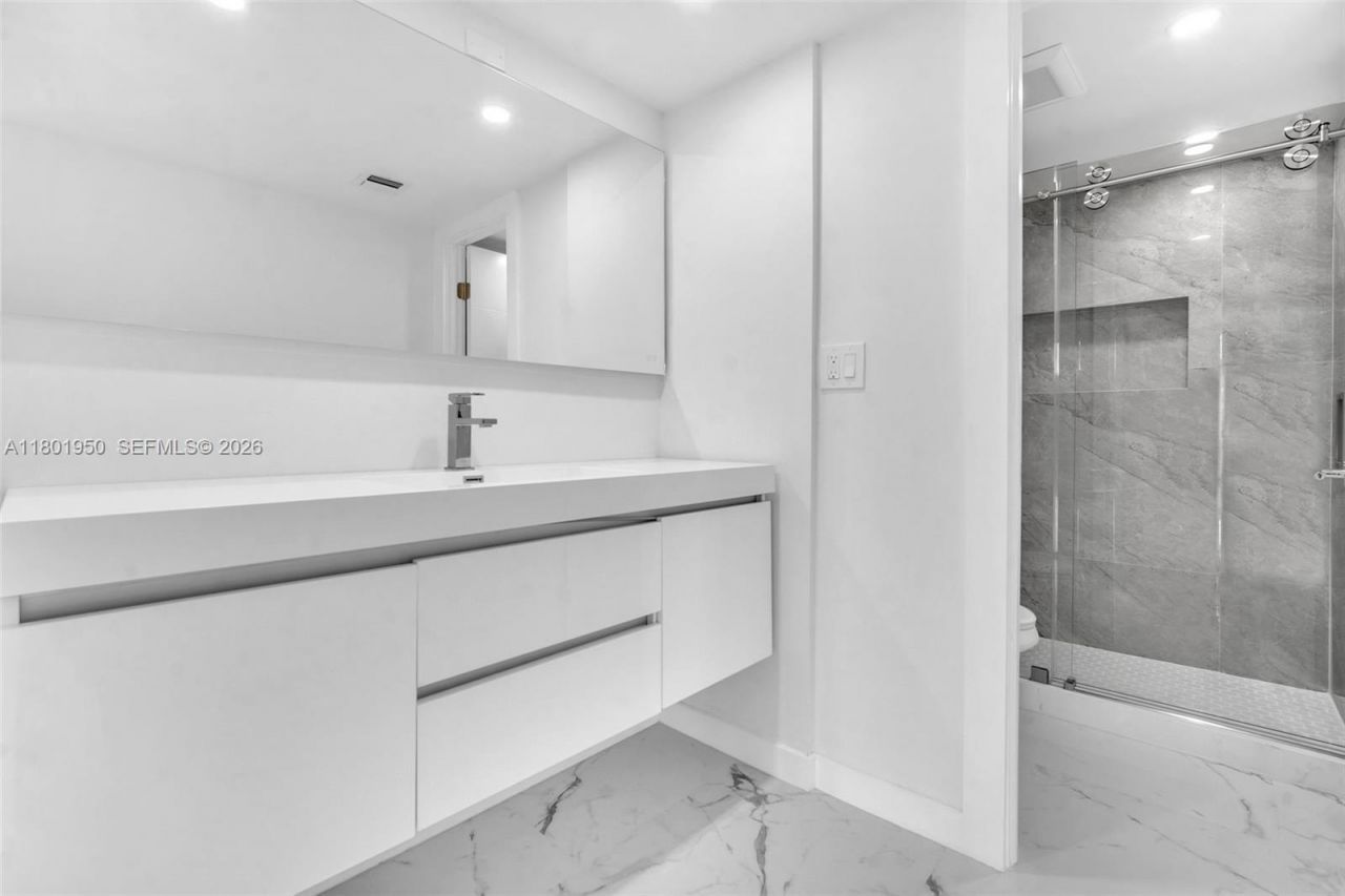 20335 W Country Club Dr, Unit 1108, Aventura, FL 33180 Photo