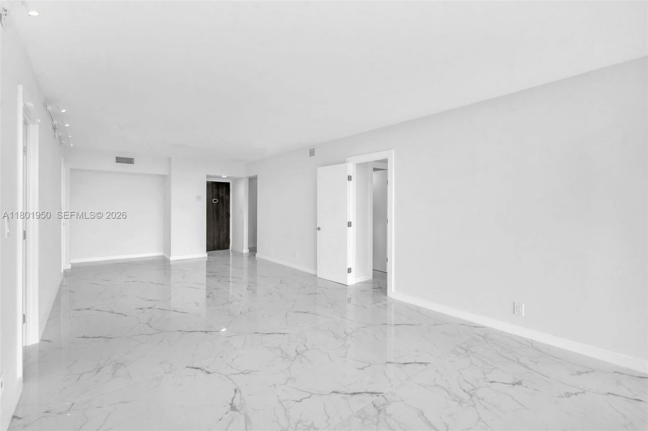 20335 W Country Club Dr, Unit 1108, Aventura, FL 33180 Photo