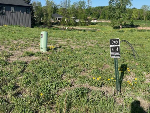 1954 Campfire Drive E, Waconia, MN 55387