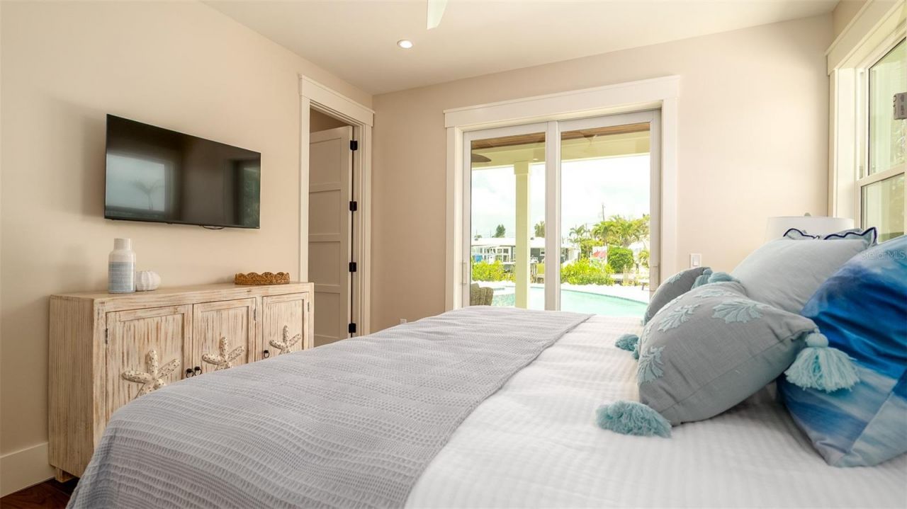 603 Emerald Lane, Holmes Beach, FL 34217 Photo