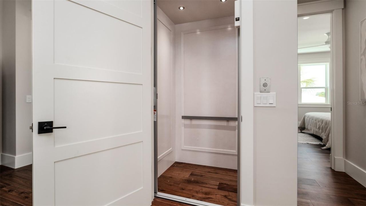 603 Emerald Lane, Holmes Beach, FL 34217 Photo