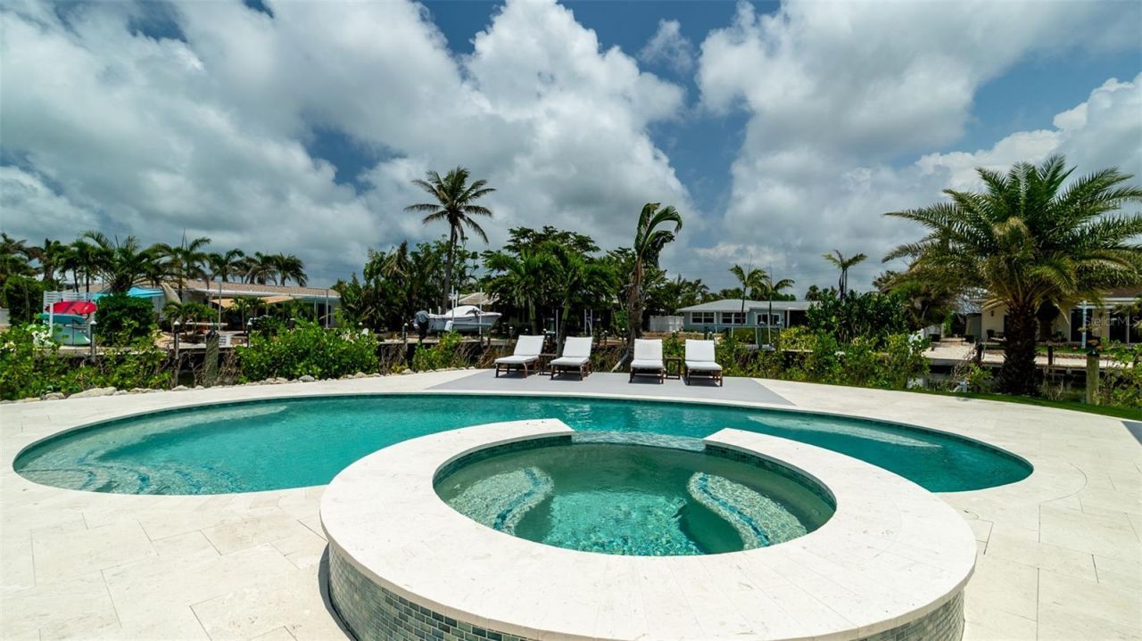 603 Emerald Lane, Holmes Beach, FL 34217 Photo