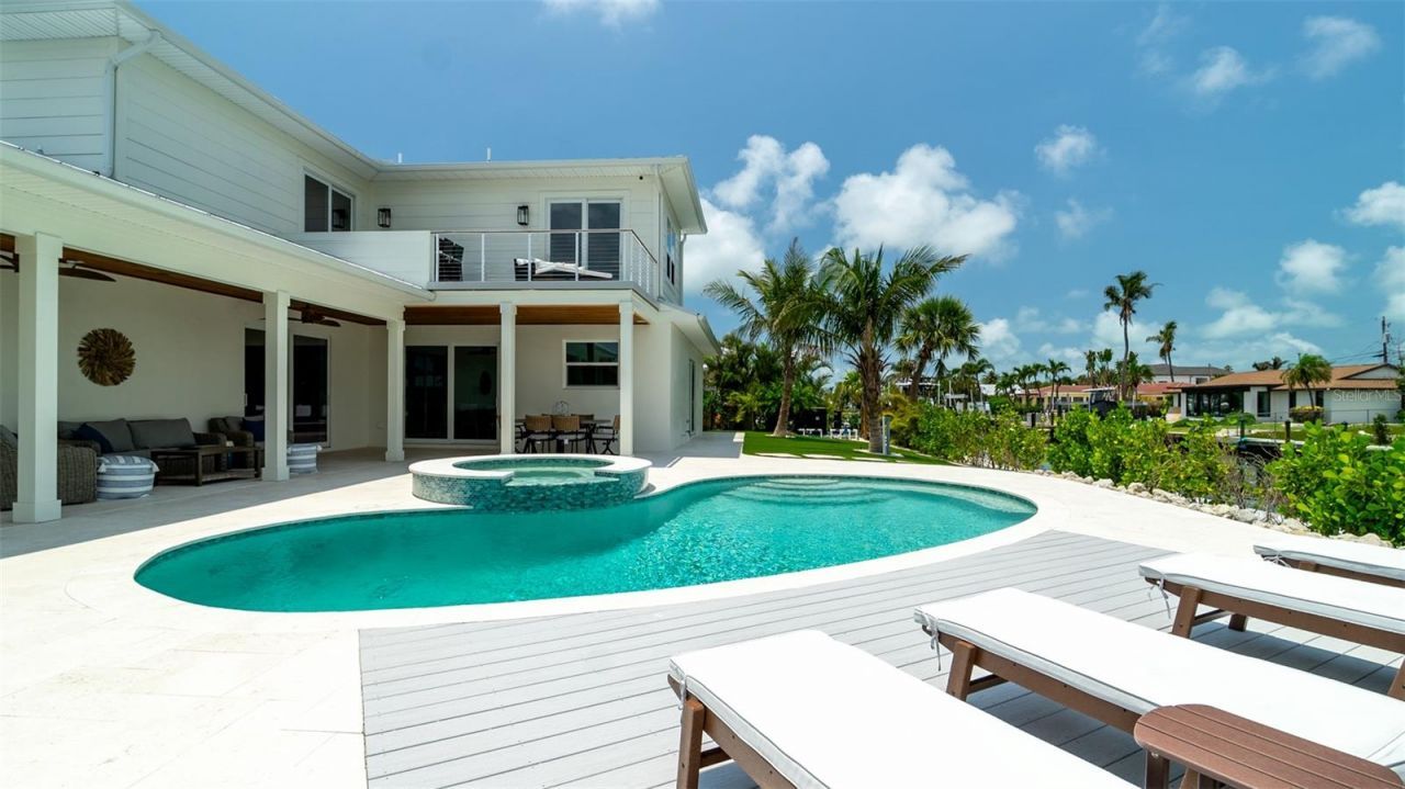 603 Emerald Lane, Holmes Beach, FL 34217 Photo