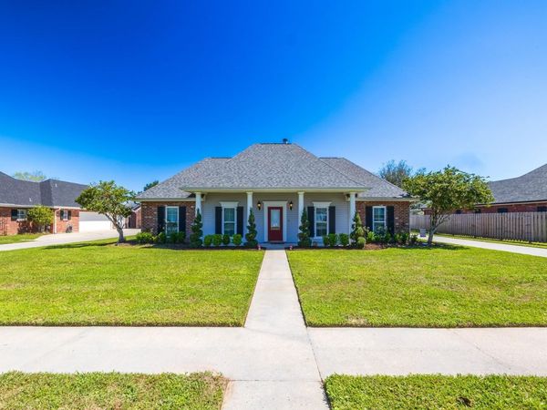 163 Lake Penchant Court, Houma, LA 70360