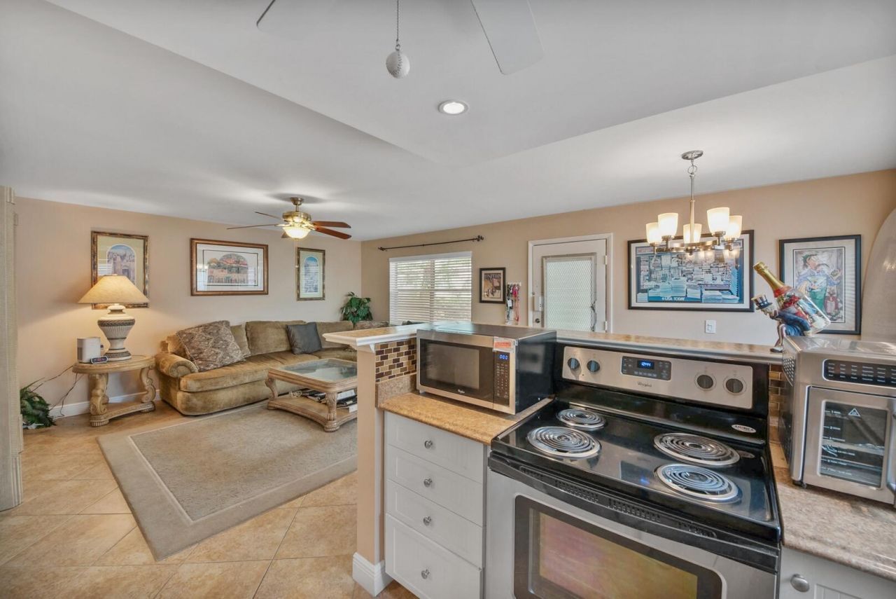 677 Normandy O, Delray Beach, FL 33484 Photo