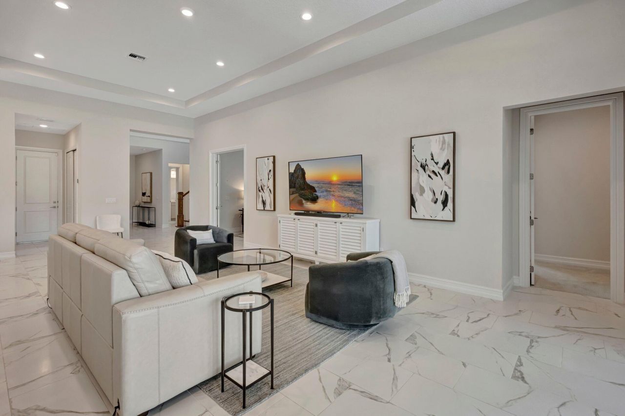 211 SE Calmo Circle, Port Saint Lucie, FL 34984 Photo