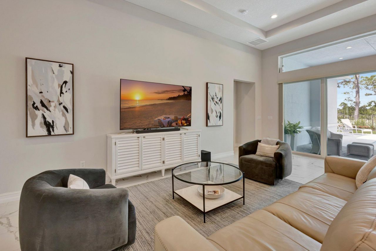 211 SE Calmo Circle, Port Saint Lucie, FL 34984 Photo