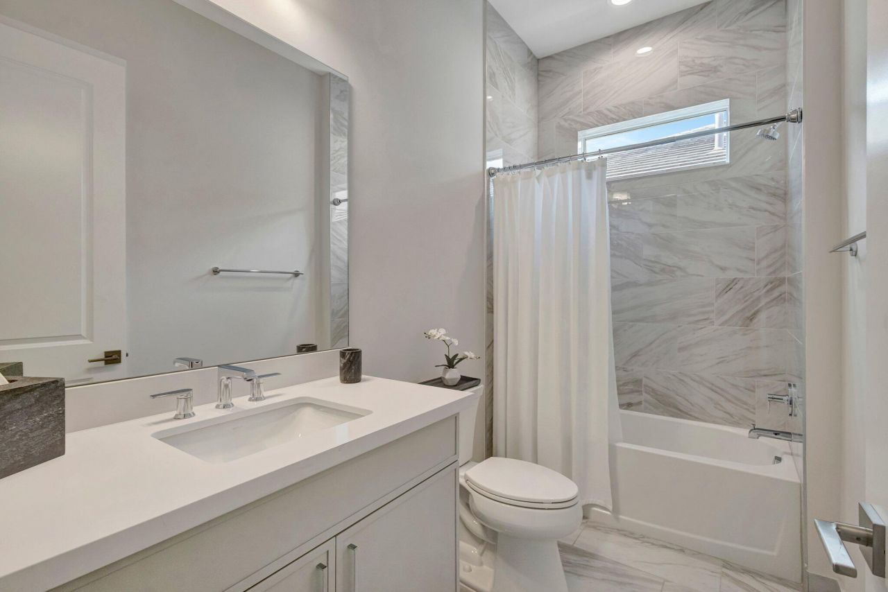 211 SE Calmo Circle, Port Saint Lucie, FL 34984 Photo