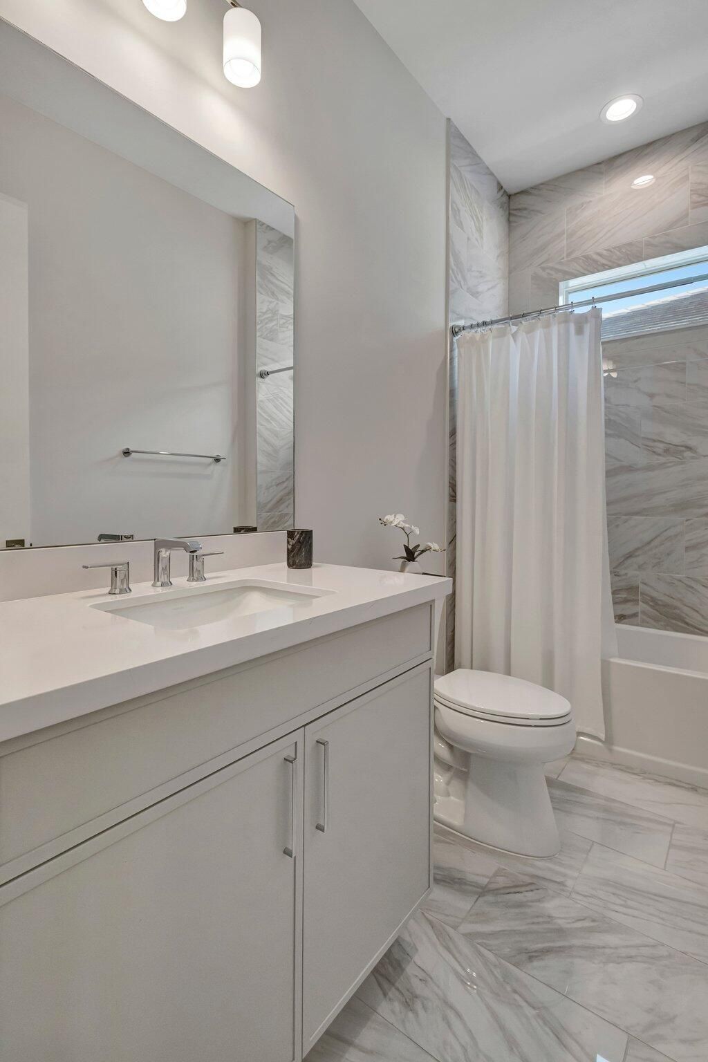 211 SE Calmo Circle, Port Saint Lucie, FL 34984 Photo