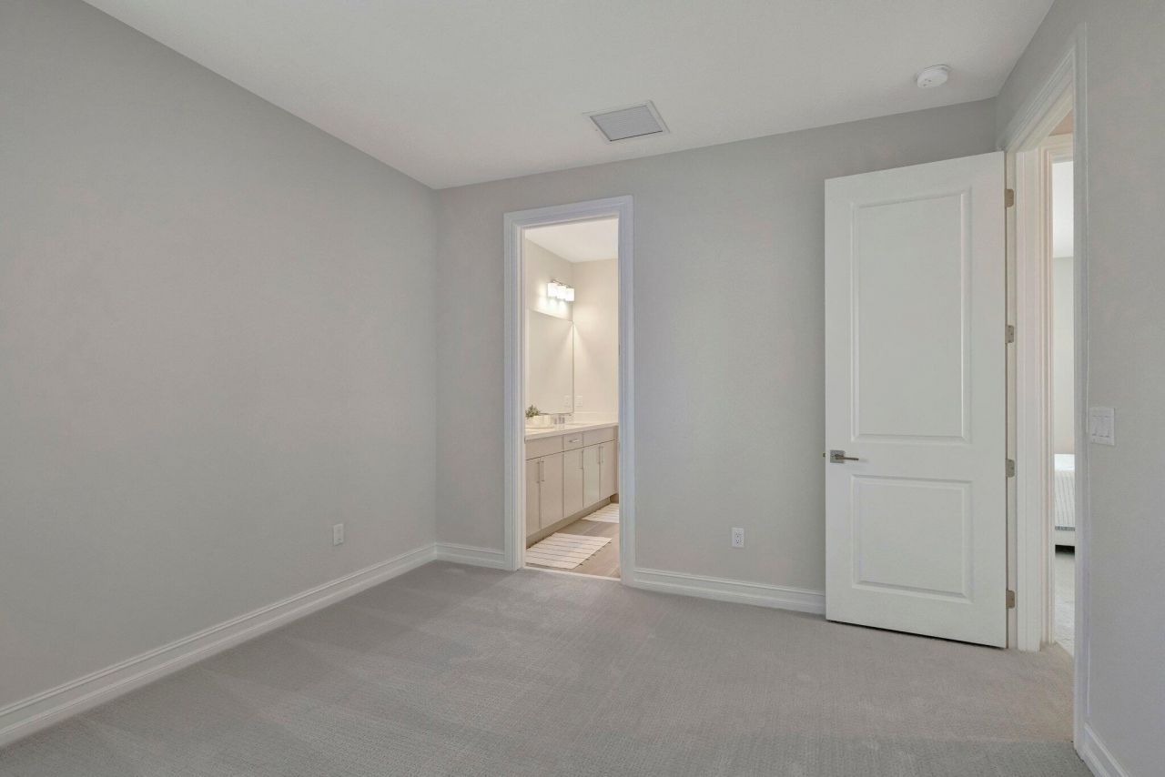 211 SE Calmo Circle, Port Saint Lucie, FL 34984 Photo